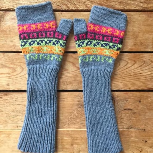 Artesania Inc. Accessories - NWOT. Fingerless mittens
